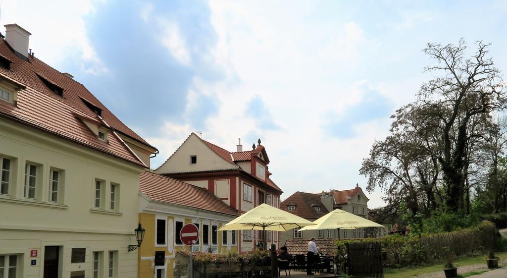 Garden Residence Prague Castle Bagian luar foto